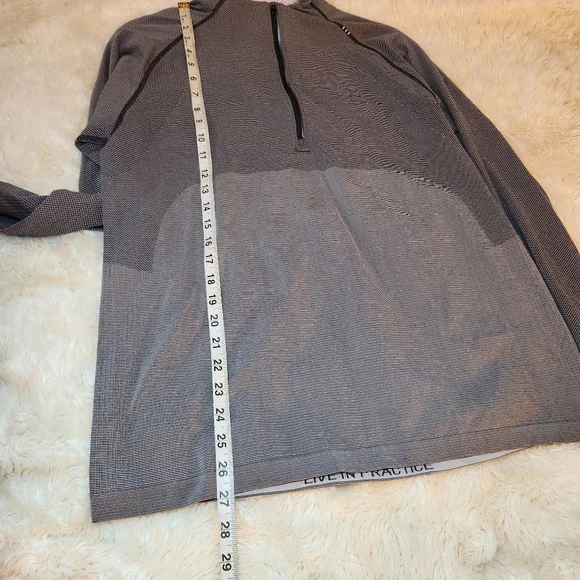 Lululemon Metal Vent Tech Half Zip Grey Light Weight Long Sleeve Top Large - Picture 4 of 15